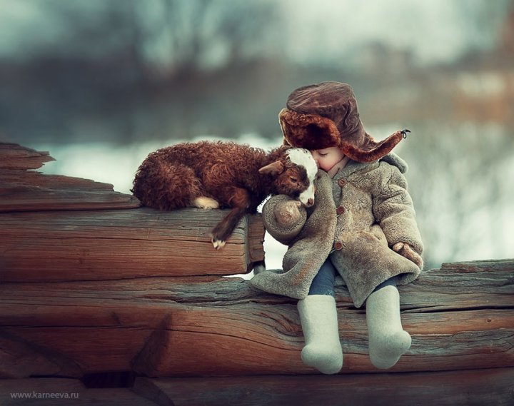 Русский фотограф Елена Карнеева снимает удивительно милые фотографии детей с животными